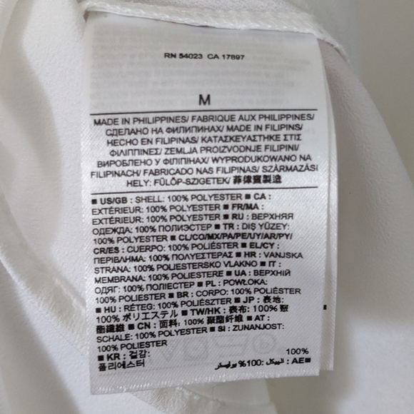 Banana Republic Black and White Sleeveless Blouse - Picture 3 of 4